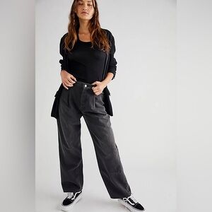 SNACKS! The Pleated Fun Dip Puddle Straight Leg Jeans - Size 28